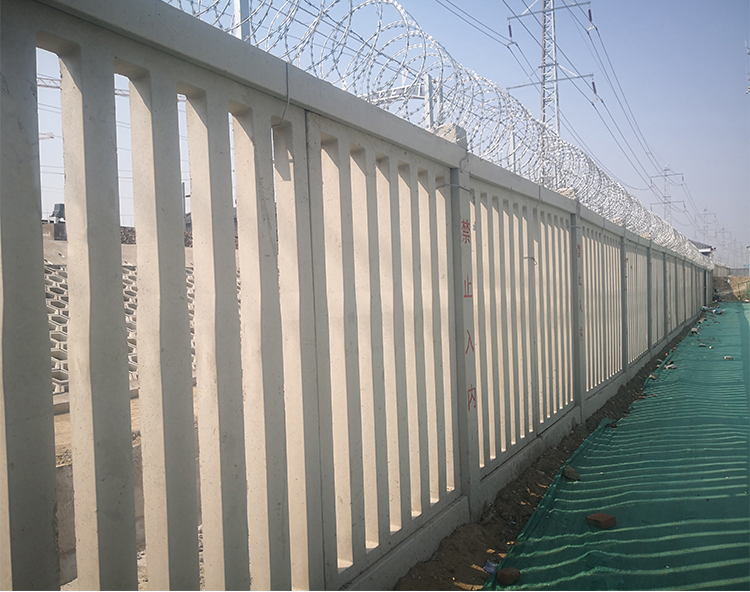 预制2.2米高铁水泥防护栅栏
